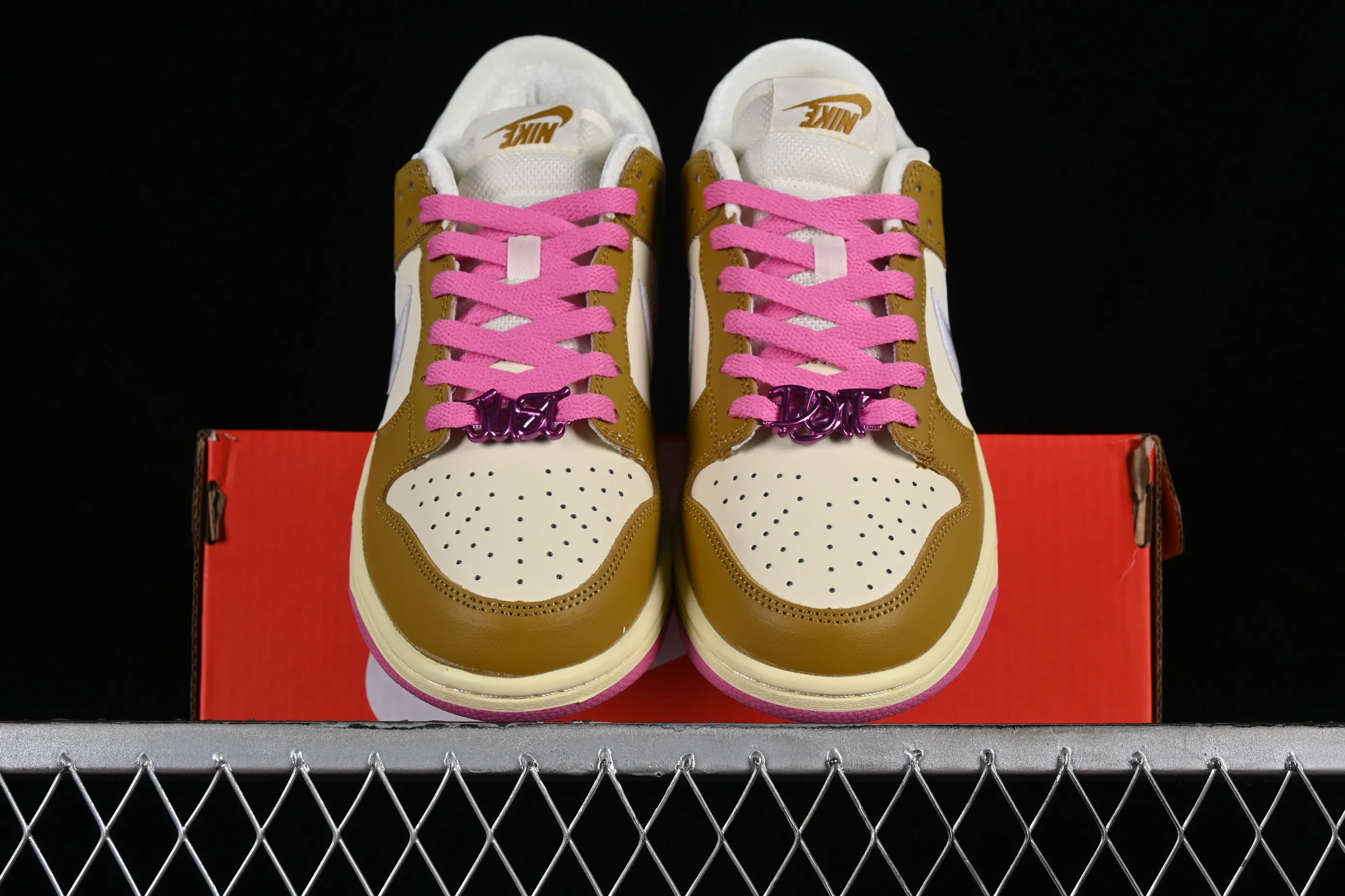 All categories Nk SB Dunk series Nk SB Dunk Low low-top sneakers Nk Dunk Low "Just Do It" pink SB low-top casual sneakers FD8683-700